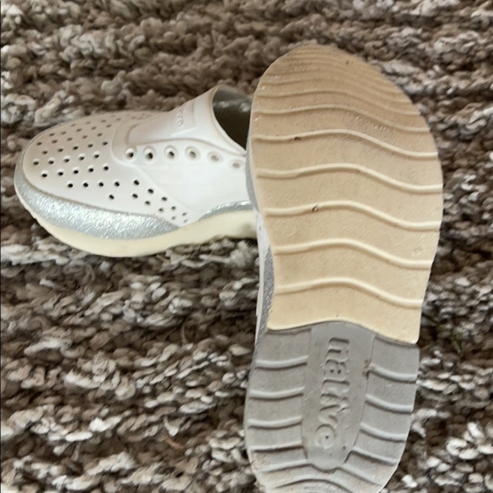 Native shoes size 11